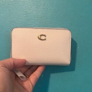 Coach Small Pebbled Leather Zip Wallet in Pale Pink with Gold 'C'